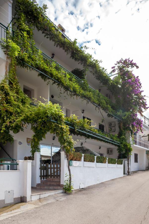 Apartments Leut 80M From The Sea ポドゥゴラ エクステリア 写真