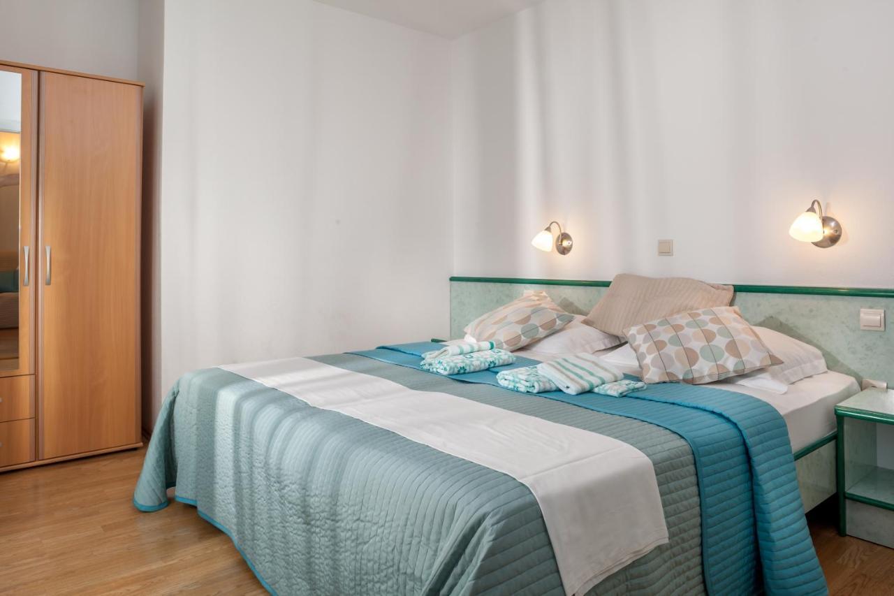 Apartments Leut 80M From The Sea ポドゥゴラ 部屋 写真