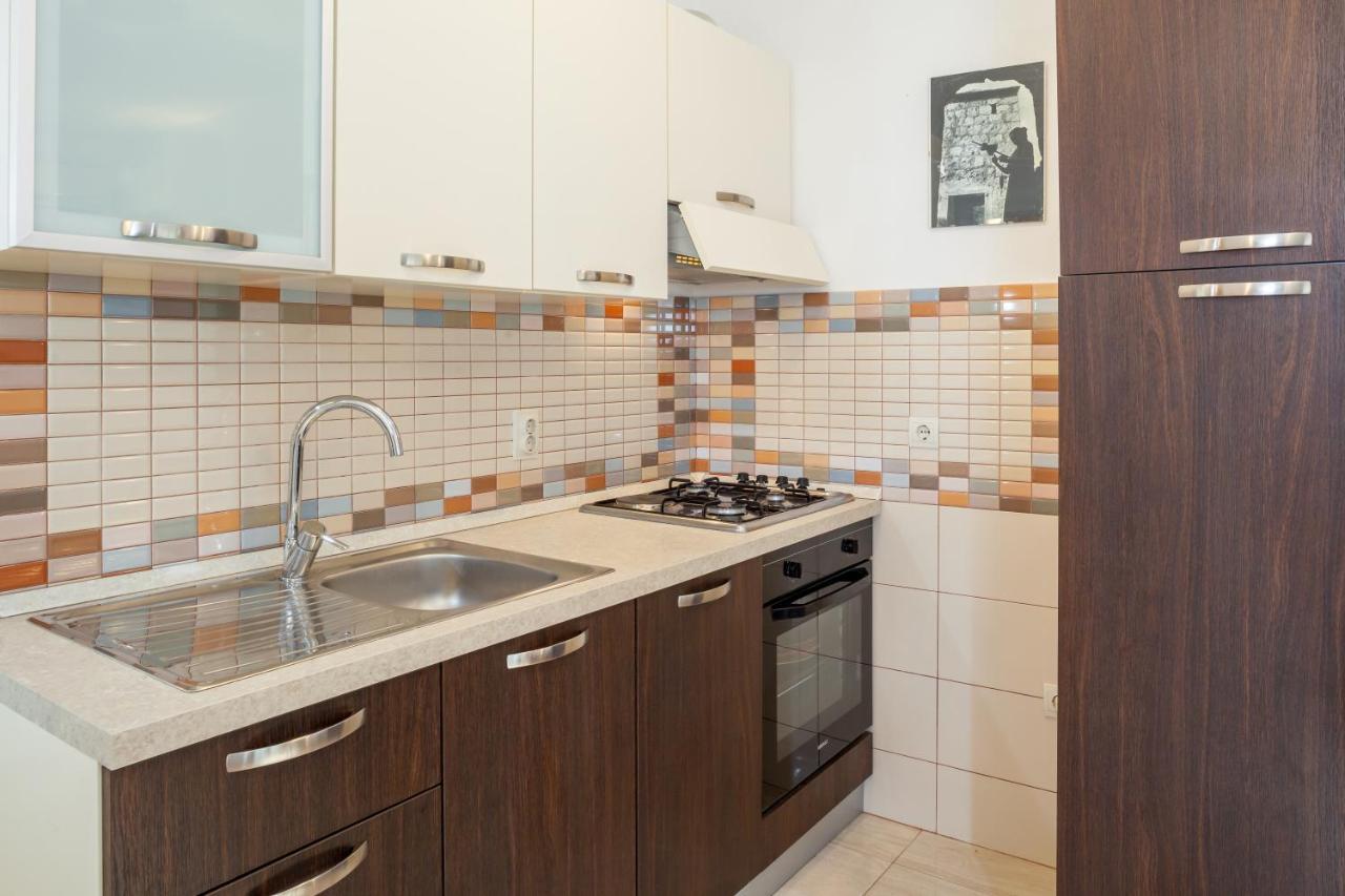 Apartments Leut 80M From The Sea ポドゥゴラ 部屋 写真