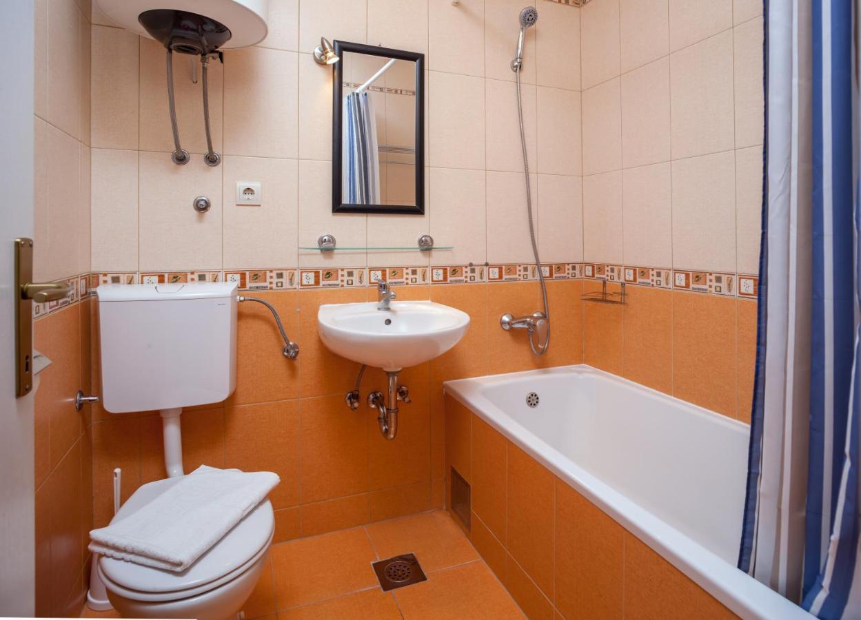 Apartments Leut 80M From The Sea ポドゥゴラ 部屋 写真