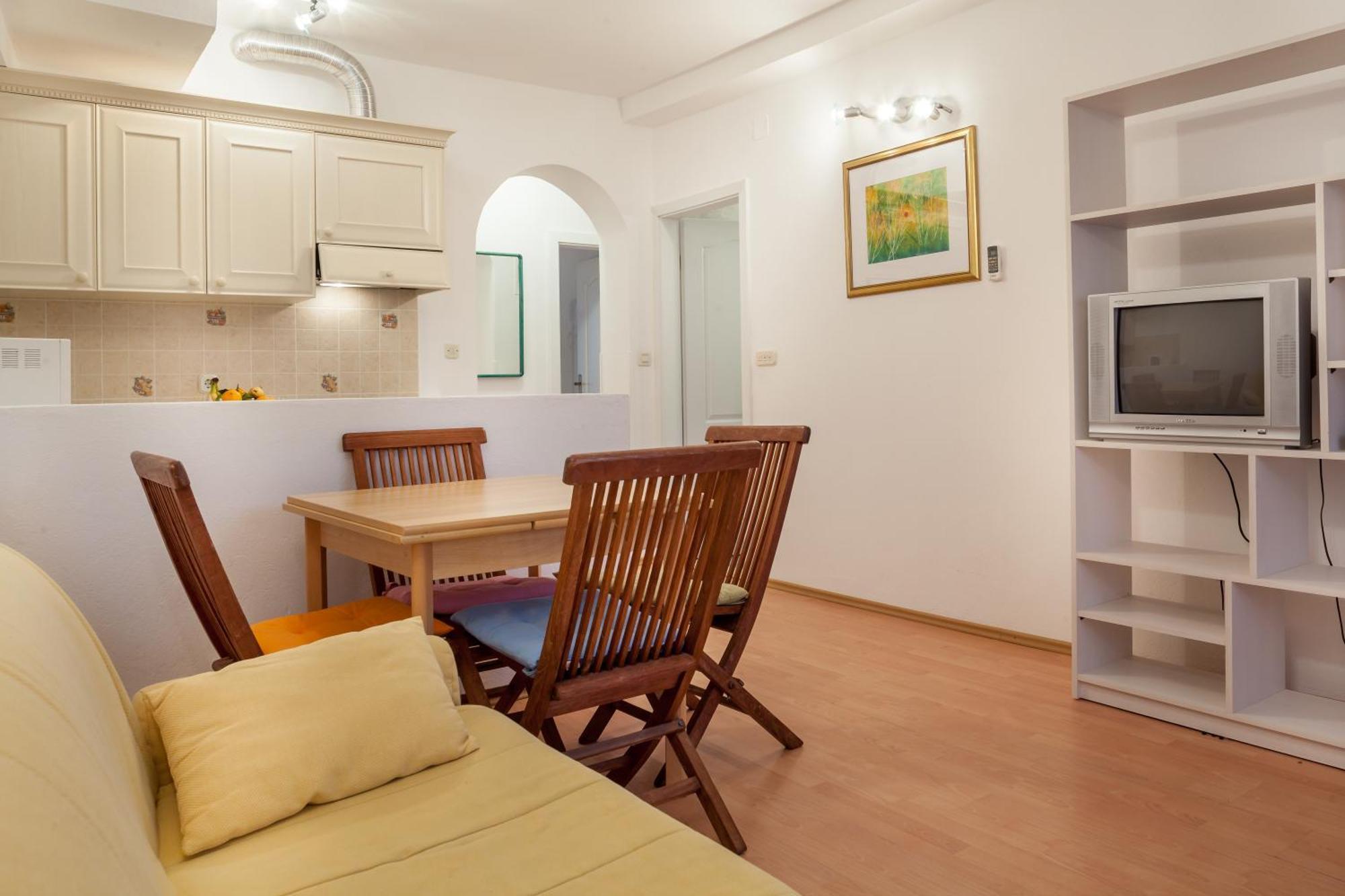 Apartments Leut 80M From The Sea ポドゥゴラ 部屋 写真