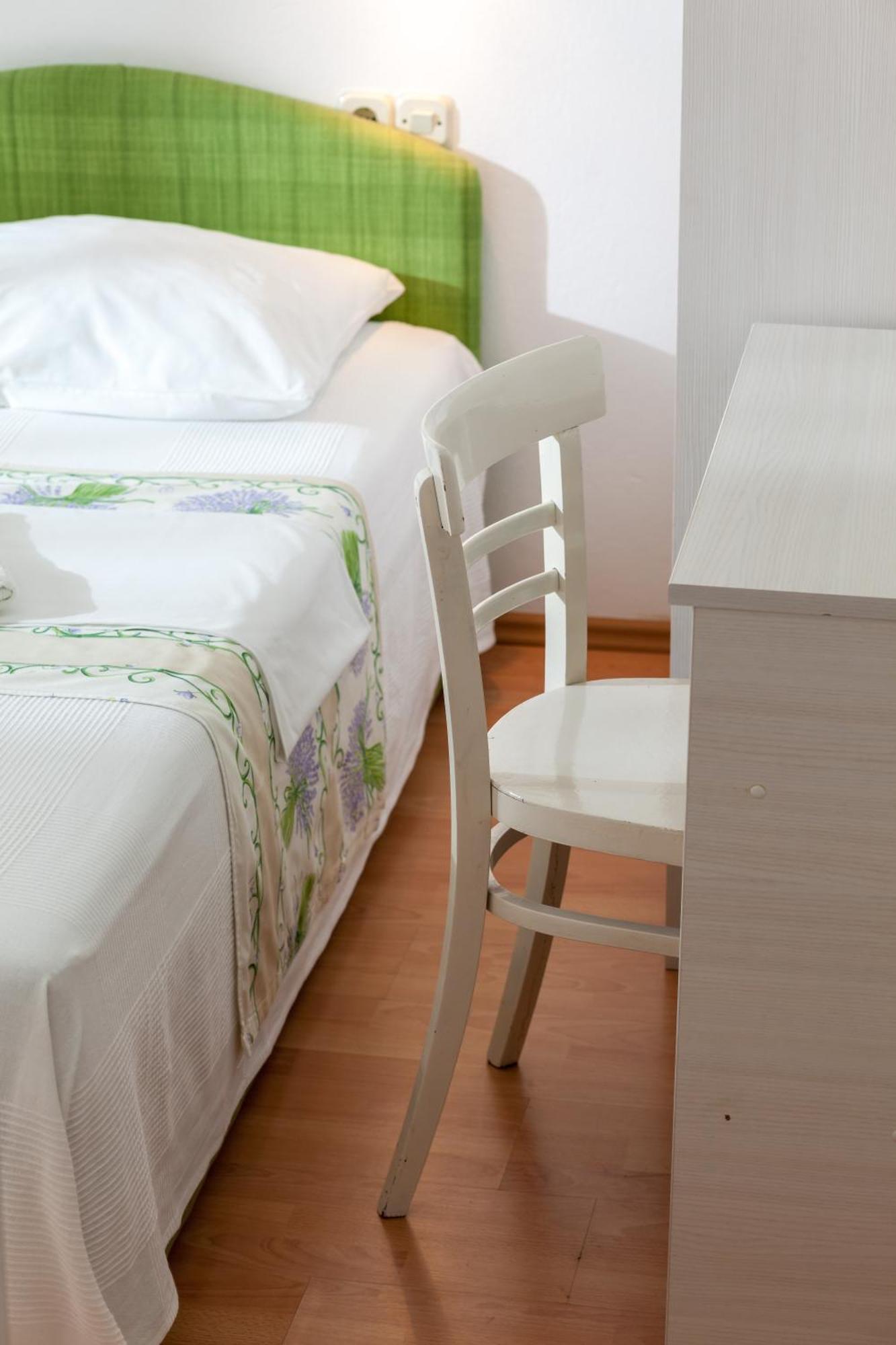 Apartments Leut 80M From The Sea ポドゥゴラ 部屋 写真