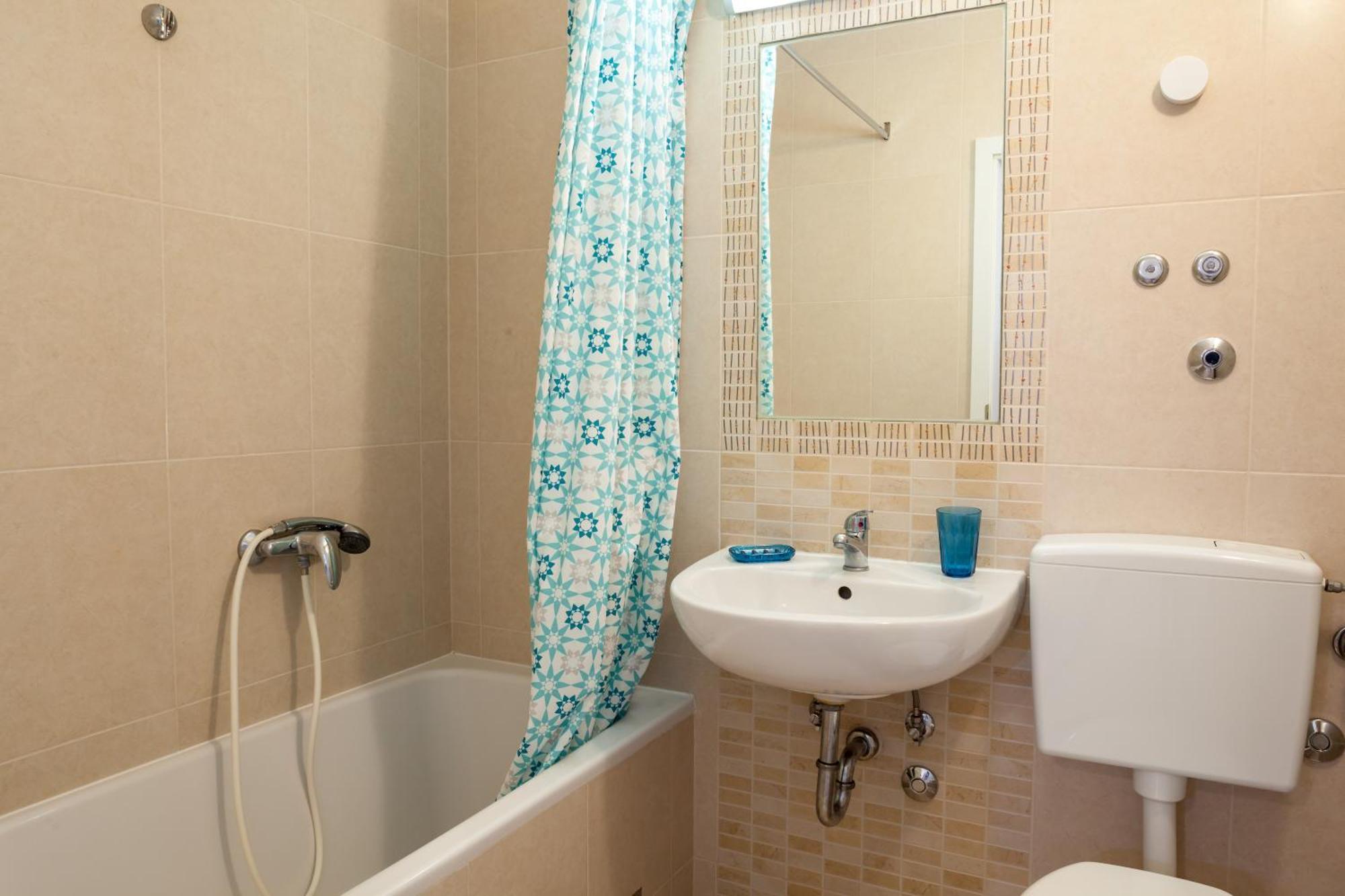 Apartments Leut 80M From The Sea ポドゥゴラ 部屋 写真