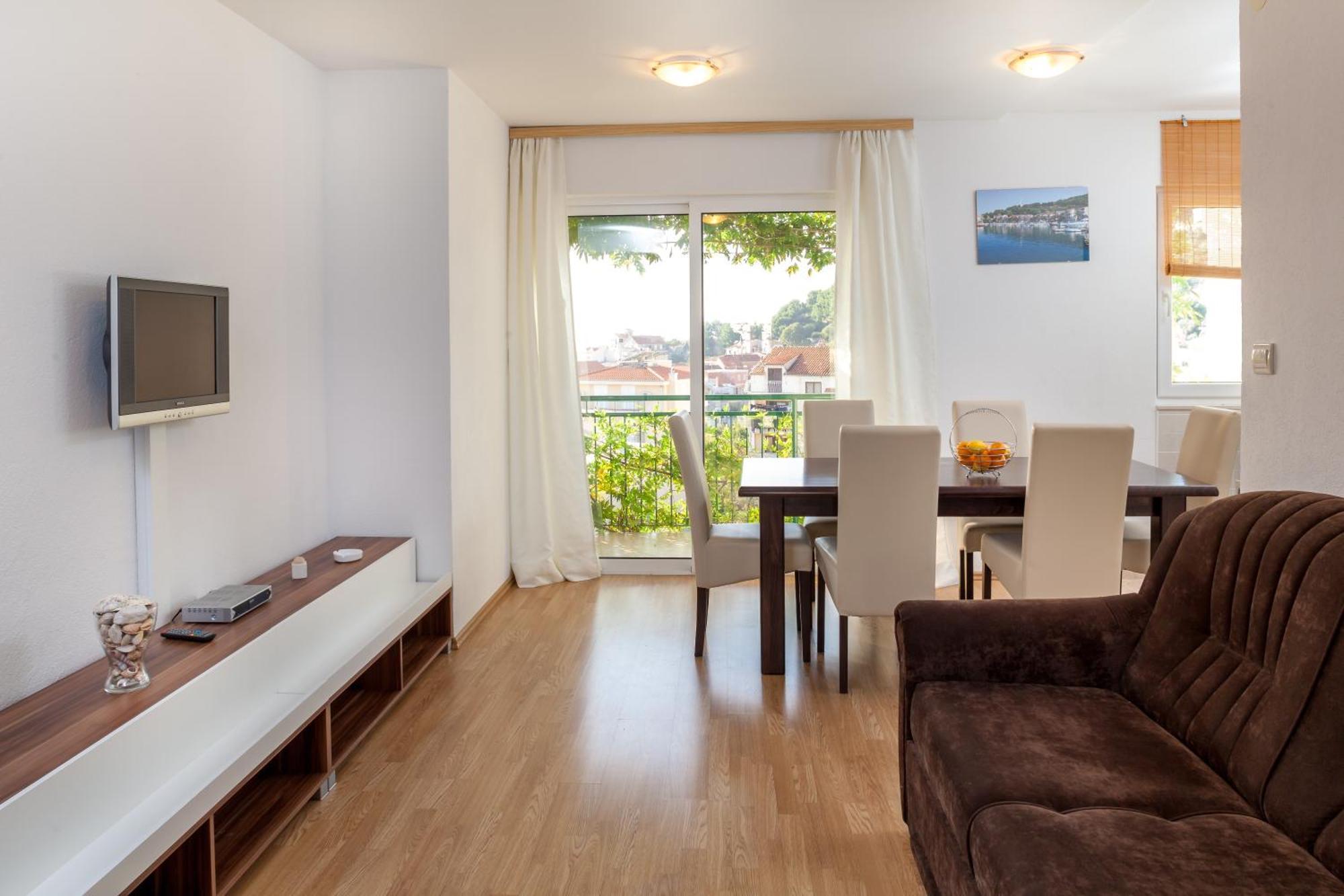 Apartments Leut 80M From The Sea ポドゥゴラ 部屋 写真