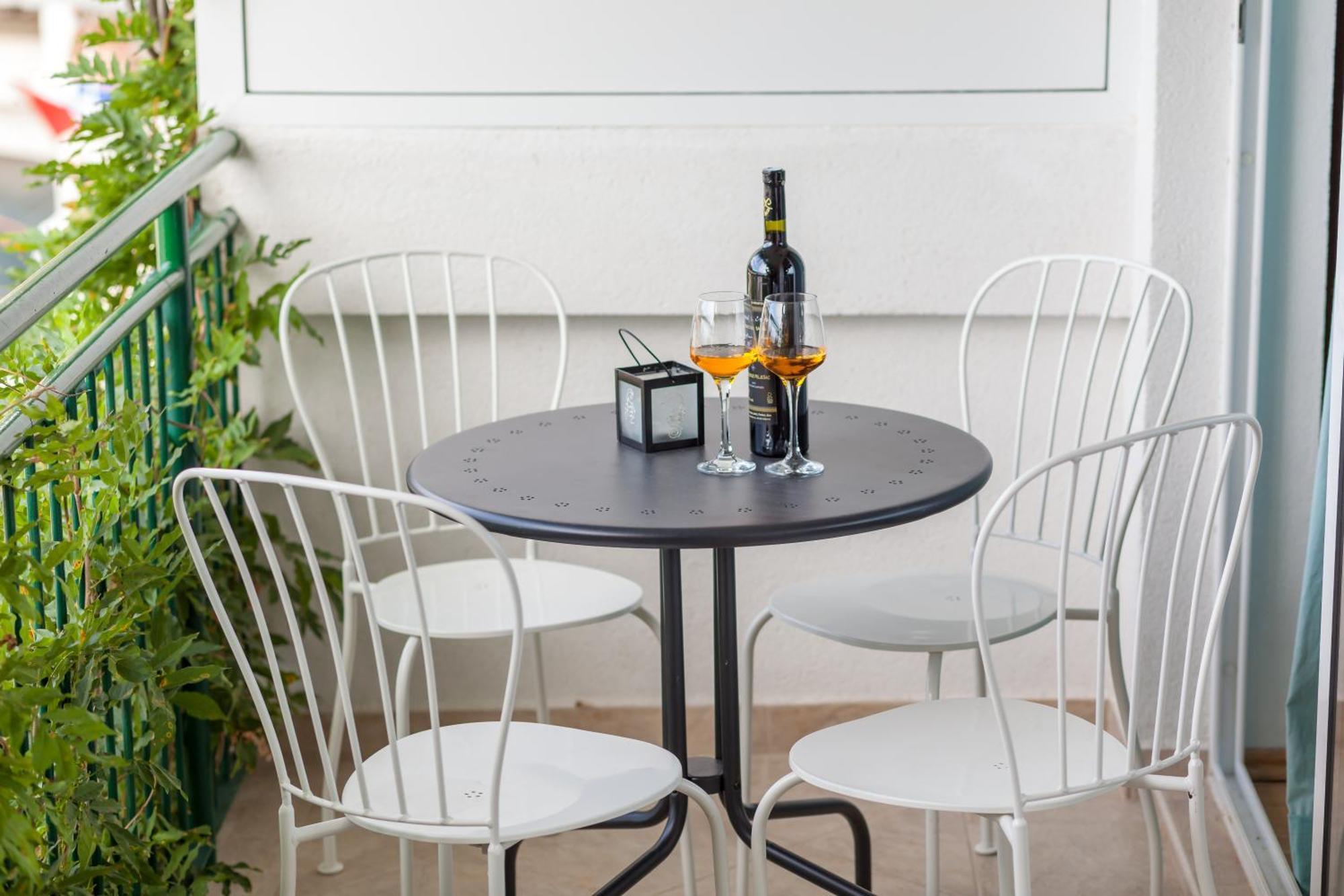 Apartments Leut 80M From The Sea ポドゥゴラ 部屋 写真